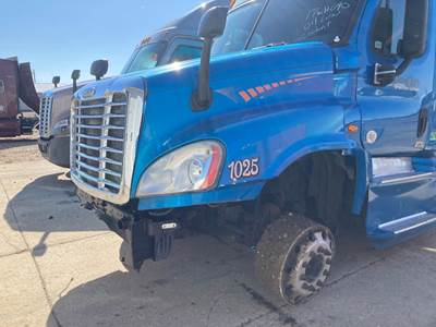 Freightliner Cascadia Hood