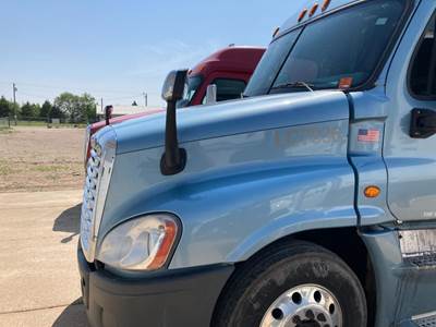 Freightliner Cascadia Hood