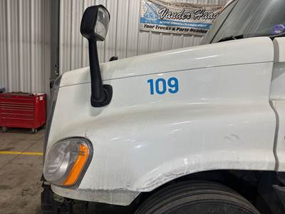 Freightliner Cascadia Hood
