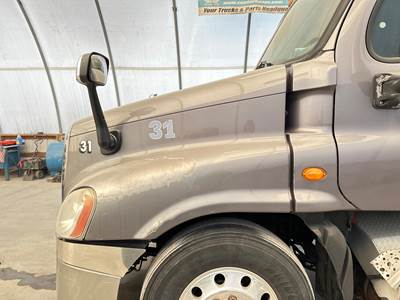 Freightliner Cascadia Hood