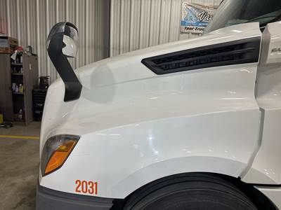 Freightliner Cascadia Hood