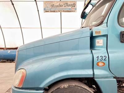 Freightliner Cascadia Hood