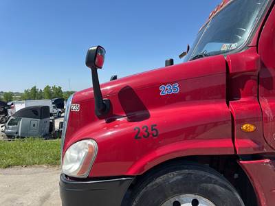 Freightliner Cascadia Hood