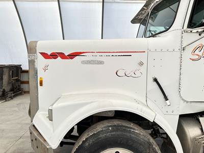 Freightliner FLC112 Hood