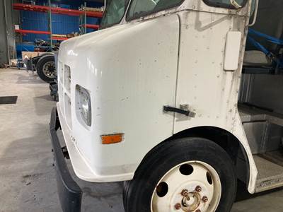 International 1652-SC Hood