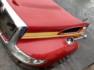 International 4300 Hood for a International Durastar (4300)