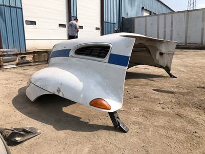 International 4400 Hood