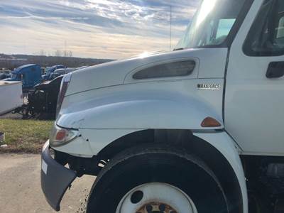 International DuraStar 4300 Hood for a International Durastar (4300)