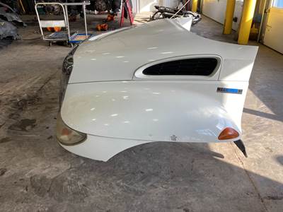 International DuraStar 4300 Hood for a International Durastar (4300)