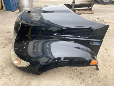 International DuraStar 4300 Hood for a International Durastar (4300)