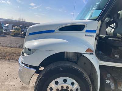 International DuraStar 4400 Hood for a International Durastar (4400)