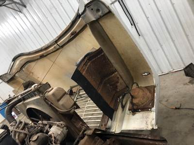 International Loadstar 1600 Hood for a International 1600 Loadstar