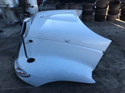 International TranStar 8600 Hood for a International Transtar (8600)