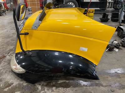 International TranStar 8600 Hood for a International Transtar (8600)