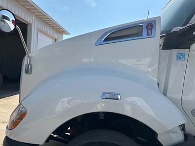 Kenworth T680 Hood