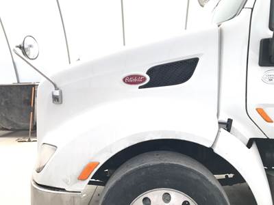Peterbilt 579 Hood