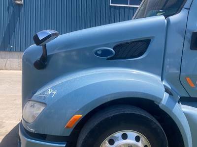Peterbilt 579 Hood