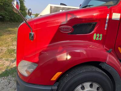 Peterbilt 579 Hood