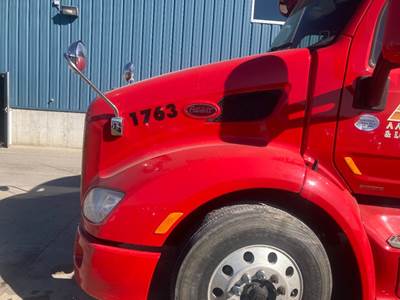 Peterbilt 579 Hood