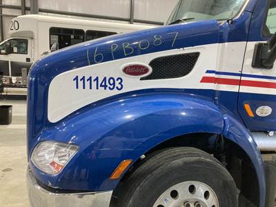 Peterbilt 579 Hood