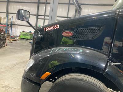 Peterbilt 579 Hood