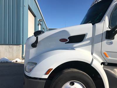 Peterbilt 579 Hood