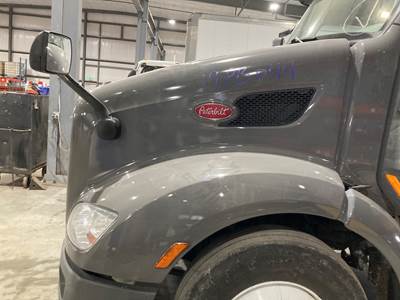 Peterbilt 579 Hood
