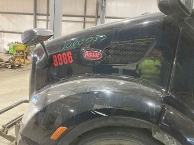 Peterbilt 579 Hood