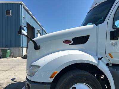 Peterbilt 579 Hood