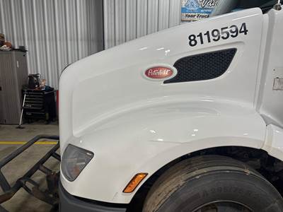 Peterbilt 579 Hood