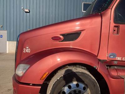 Peterbilt 587 Hood