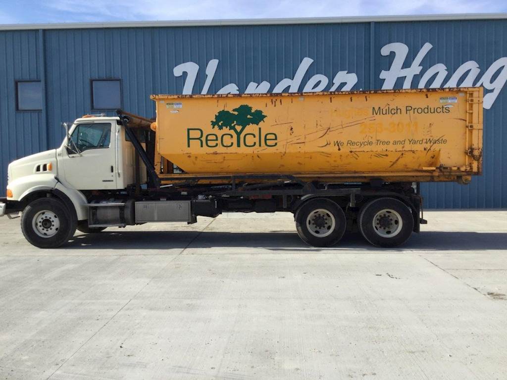 2008 Sterling L8513 Tandem Axle Hooklift Truck, Cummins ISC, 300HP, Manual