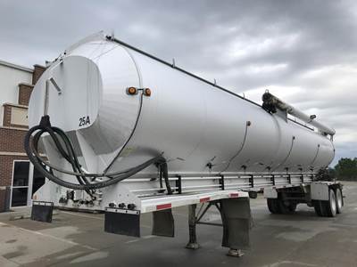 Walinga 38x102 Hopper / Grain Trailer - Air Ride, Fixed Axle