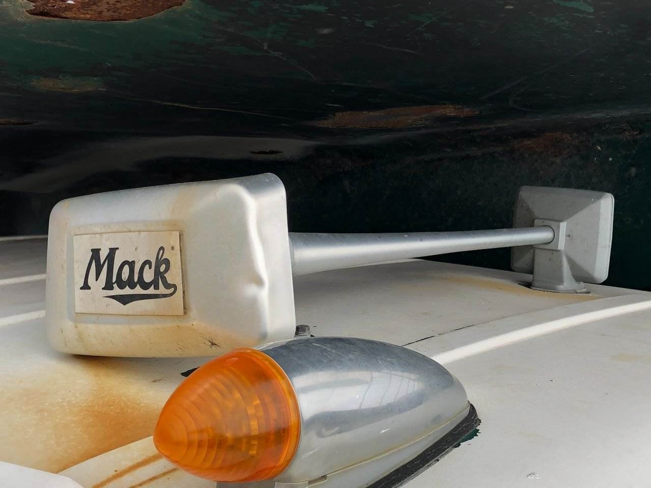 2003 Mack Granite Horn for a Mack CV (Granite) For Sale Council