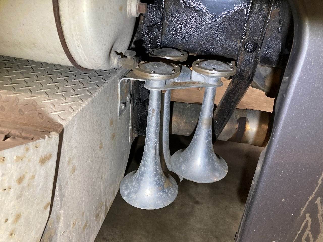 2003 Peterbilt 379 Horn For Sale Sioux Falls, SD 25143948