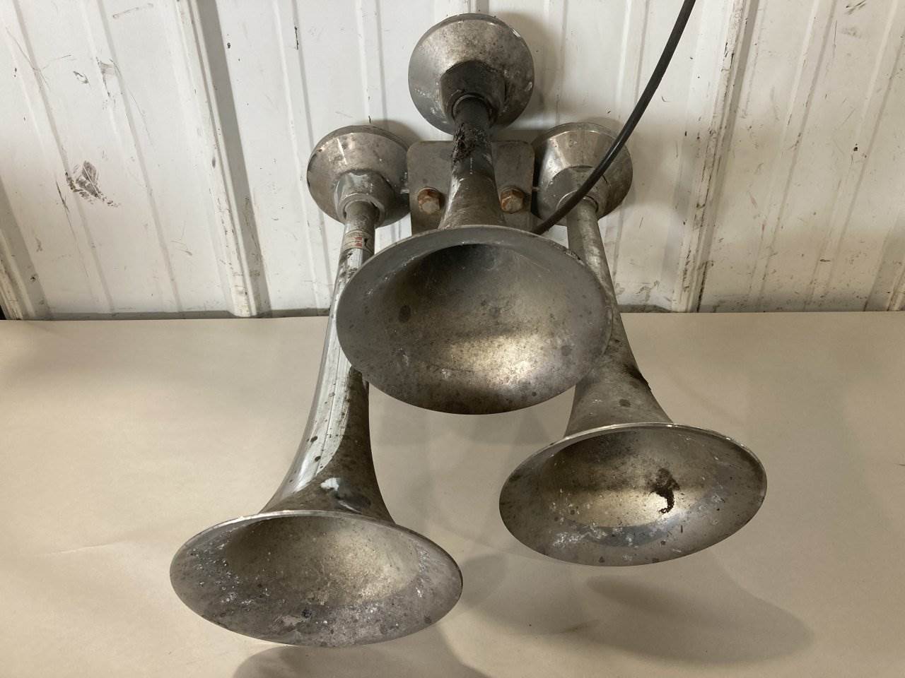 2000 Peterbilt 379 Horn For Sale Winimac, IN