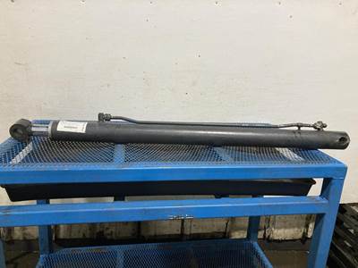 Bobcat S220 Hydraulic Cylinder