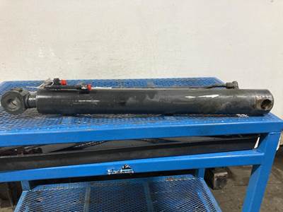 Bobcat S740 Hydraulic Cylinder