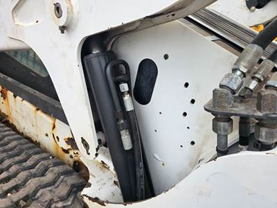 Bobcat T650 Hydraulic Cylinder