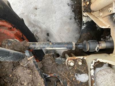 Bobcat V623 Hydraulic Cylinder