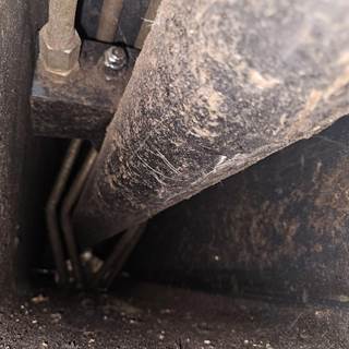 Bobcat V623 Hydraulic Cylinder