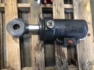 Bobcat V723 Hydraulic Cylinder