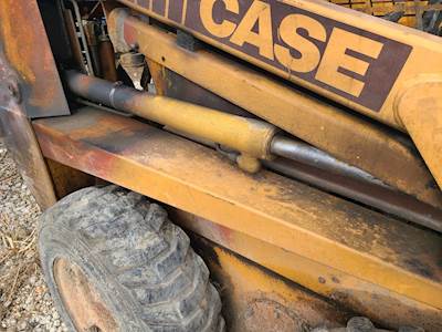 Case 1835C Hydraulic Cylinder