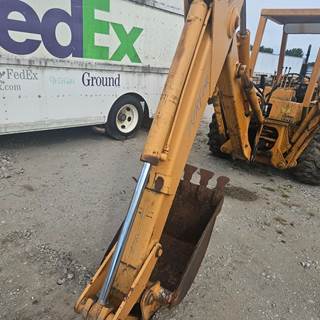 Case 580B Hydraulic Cylinder