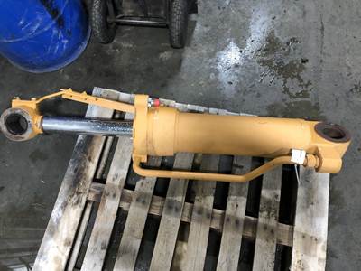Case 621 Hydraulic Cylinder