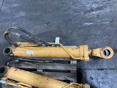 Case 621 Hydraulic Cylinder