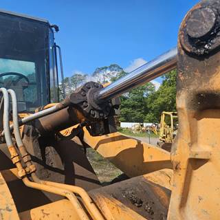 Case 621 Hydraulic Cylinder