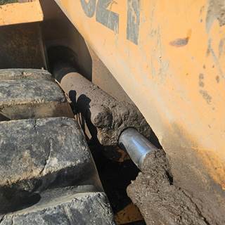 Case 621 Hydraulic Cylinder