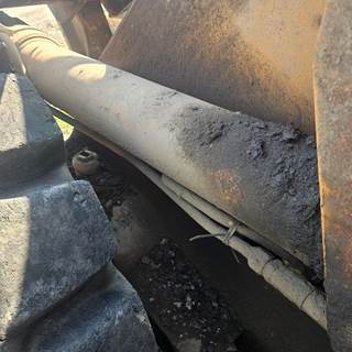 Case 621 Hydraulic Cylinder