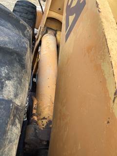 Case 621 Hydraulic Cylinder